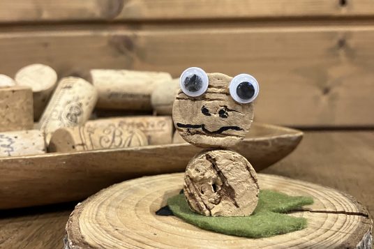 コルクでオブジェづくり体験